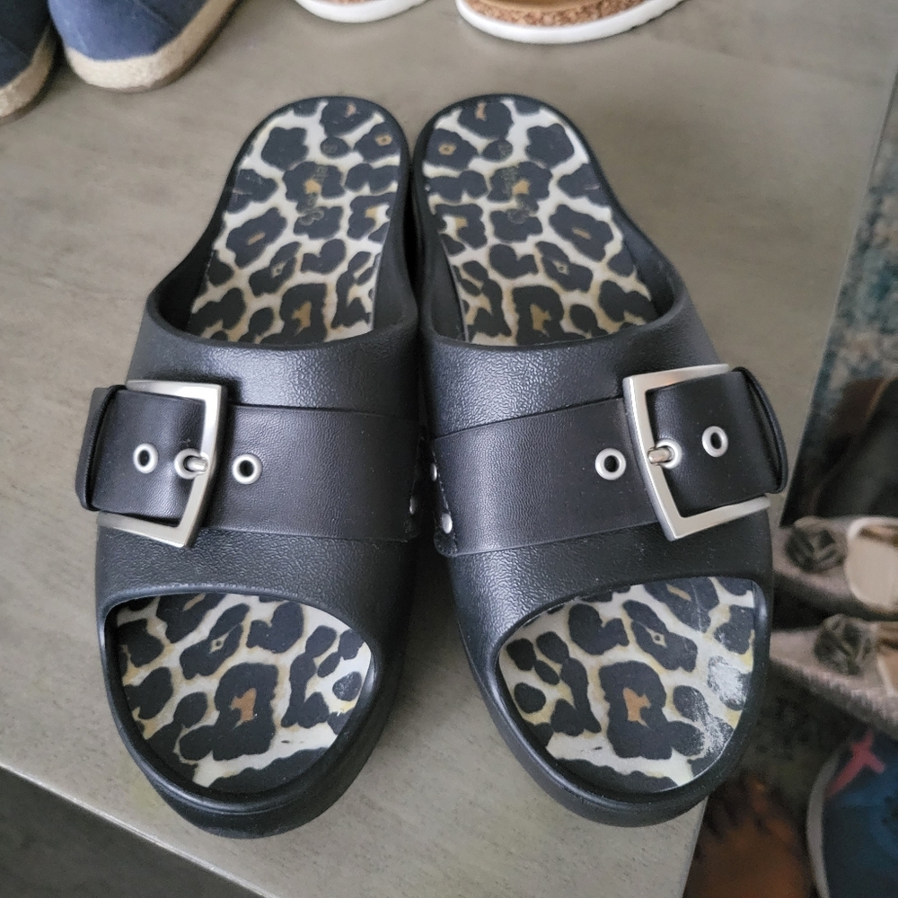 Clogs